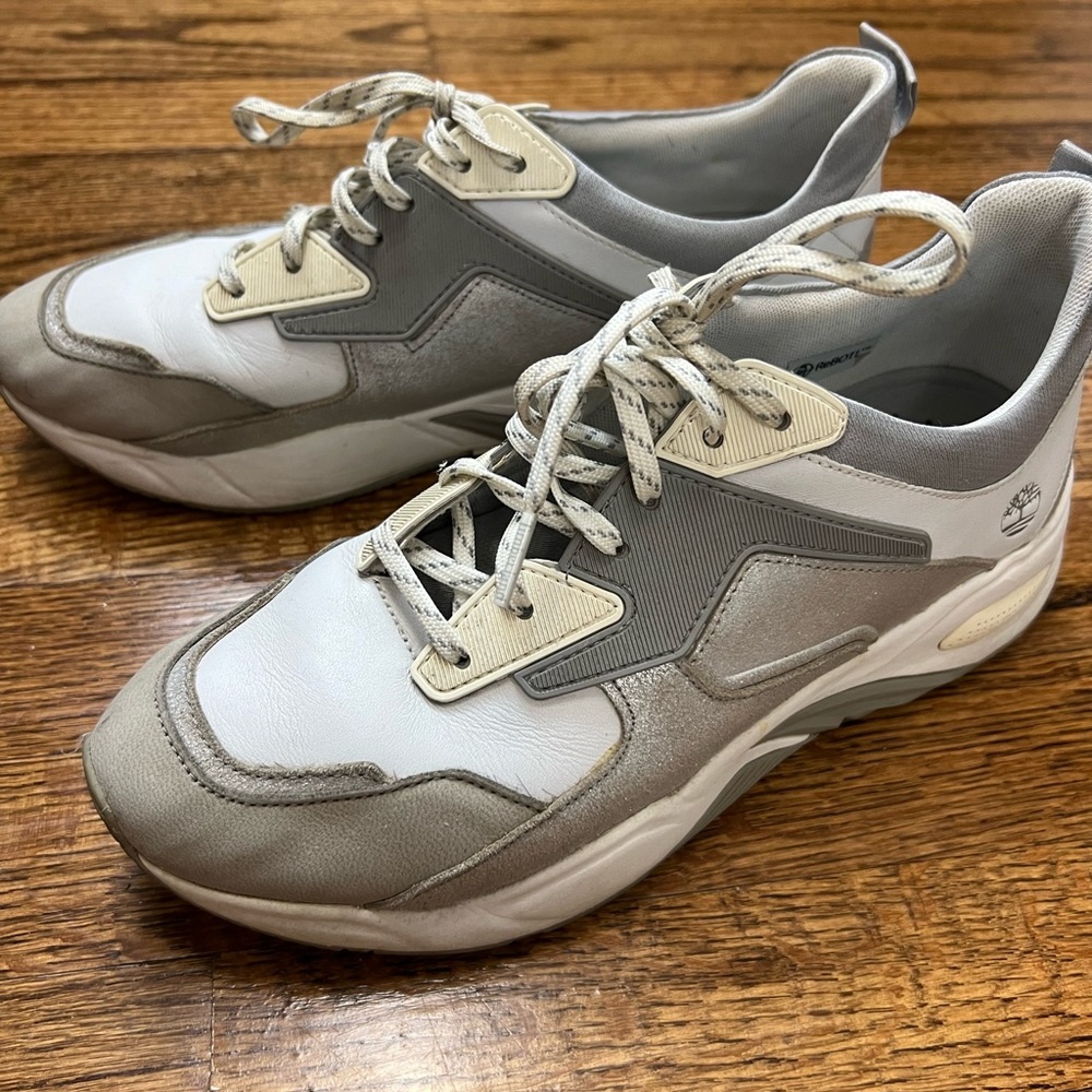 Timberland sneakers women size 9 used